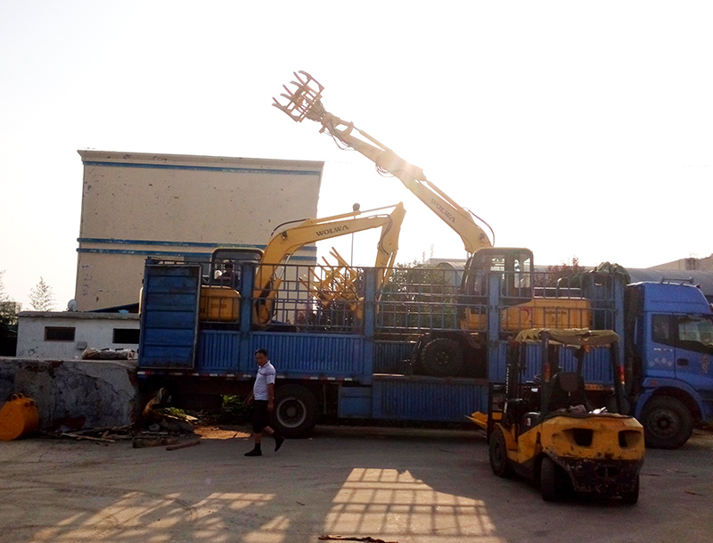 6臺沃爾華系列挖掘機出口菲律賓