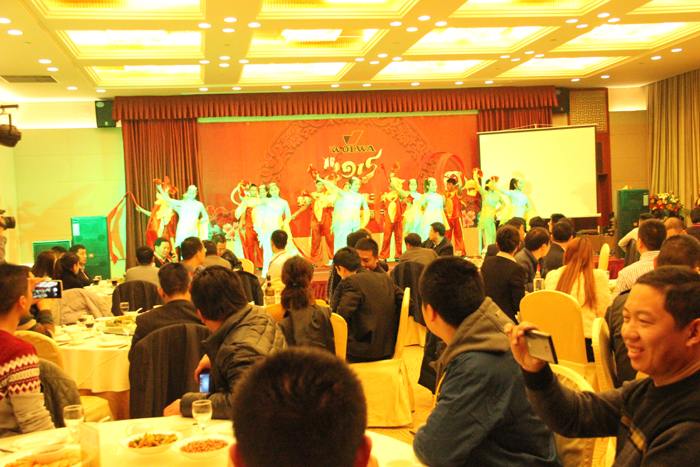 山東沃爾華工程機械有限公司隆重舉行2015年代理商年會 山東沃爾華工程機械有限公司隆重舉行2015年代理商年會