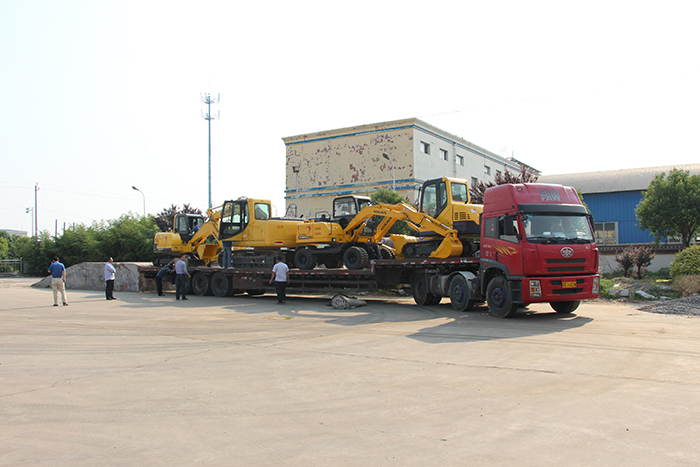 沃爾華集團(tuán)10臺輪式挖掘機(jī)順利出口秘魯 沃爾華集團(tuán)10臺輪式挖掘機(jī)順利出口秘魯