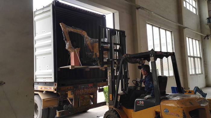 沃爾華集團(tuán)40臺(tái)兒童挖掘機(jī)批量出口新加坡 沃爾華集團(tuán)40臺(tái)兒童挖掘機(jī)批量出口新加坡