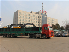 沃爾華集團2臺挖掘機出口印度