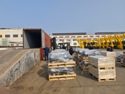 沃爾華集團一批挖掘機配件出口北美地區